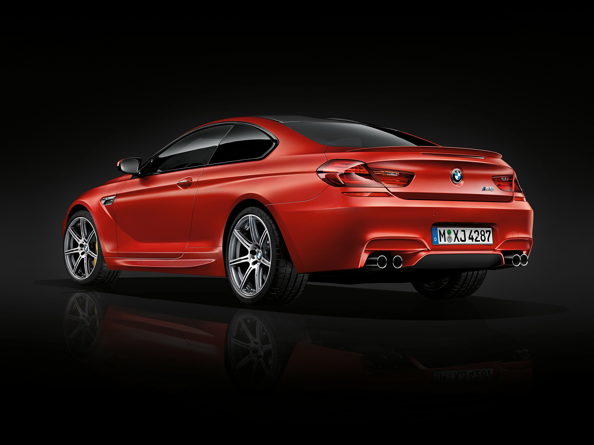 BMW M6 coupé 2015 - rear side-face / profil arrière