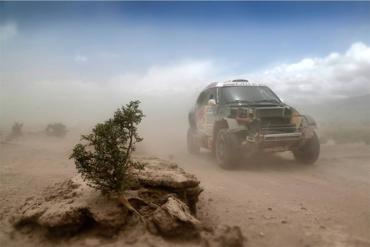 dust road - Dakar 2016 - photo by A Lavadinho - A Vialatte