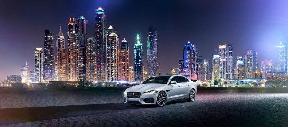 Jaguar XF - 2015 - night in the city