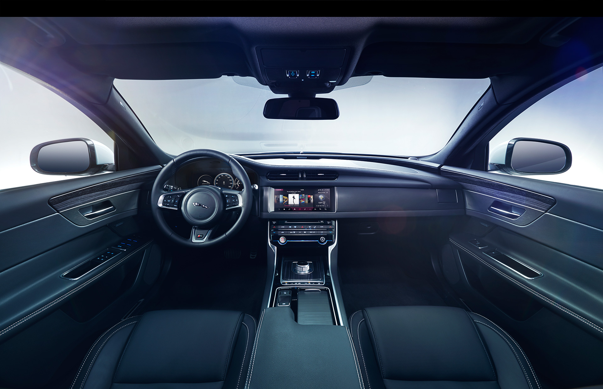 New Jaguar XF - 2015 - teaser - intérieur