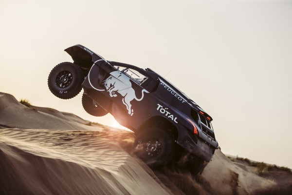 Peugeot 2008 DKR16 - sand and sun