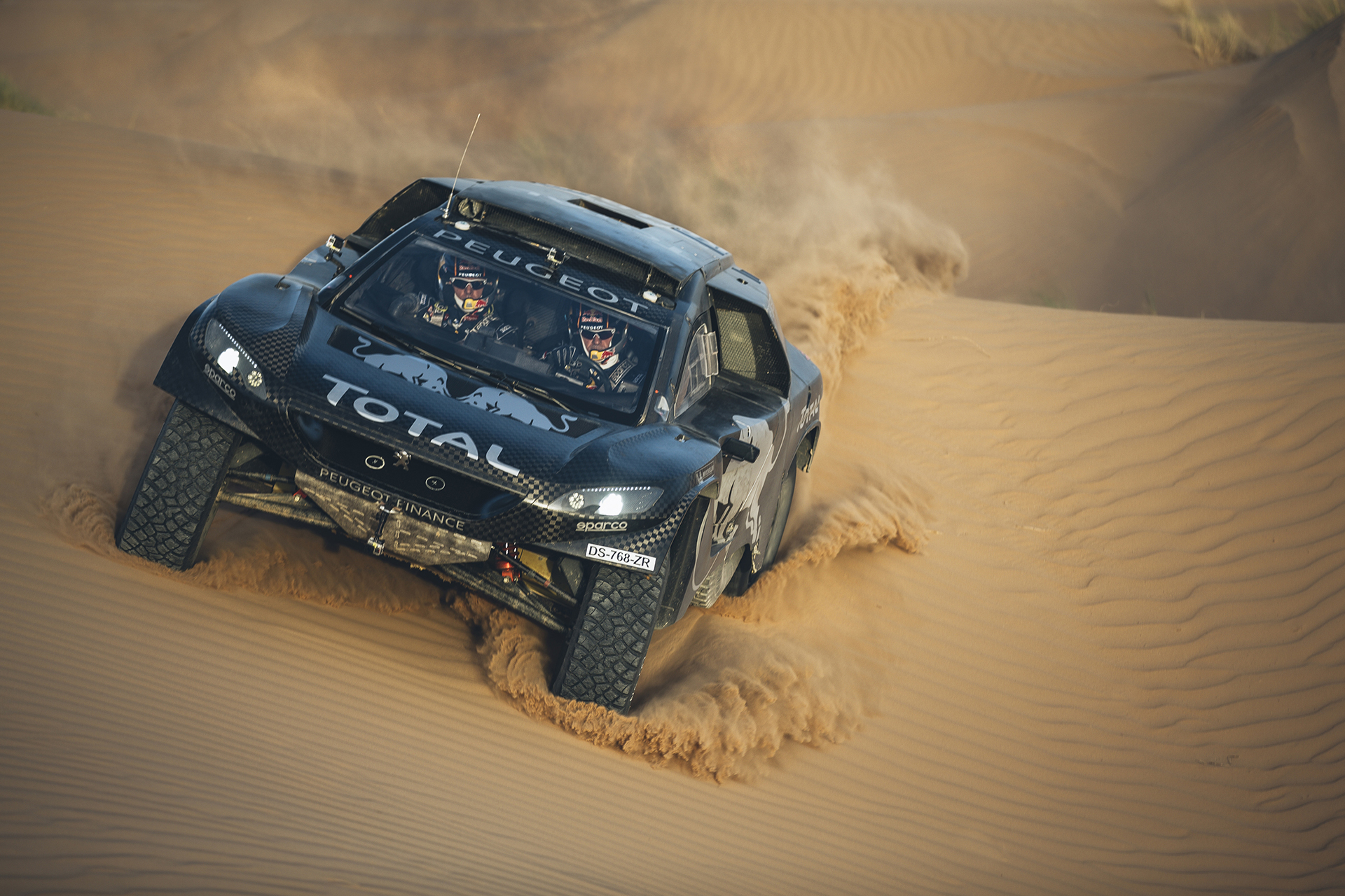 Peugeot 2008 DKR16 - team