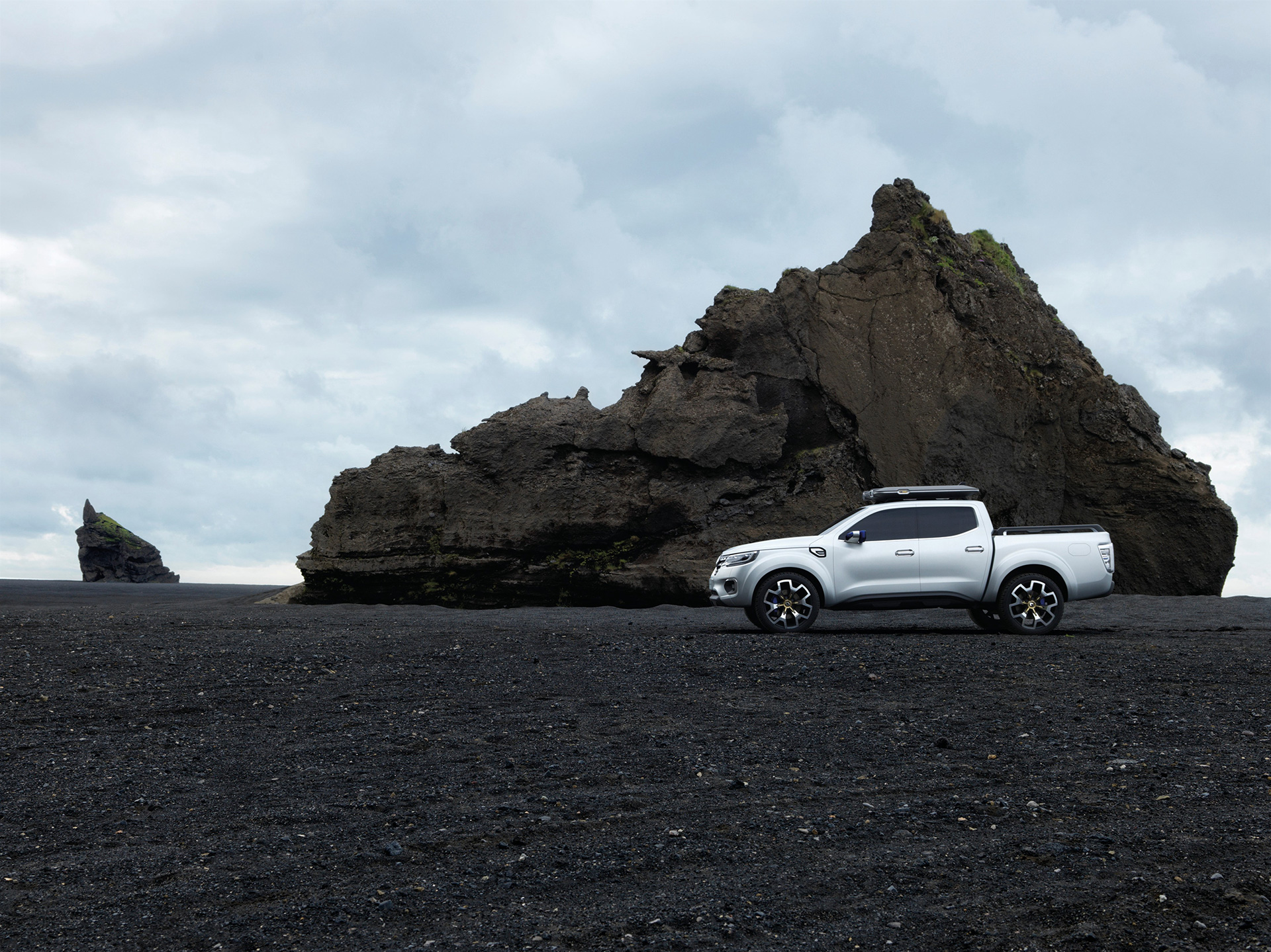 Renault Alaskan - side-face / profil