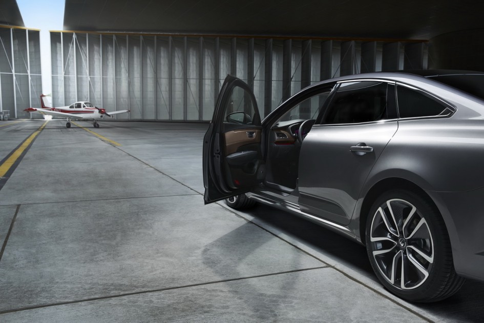 Renault Talisman - 2015 - porte ouverte / open door