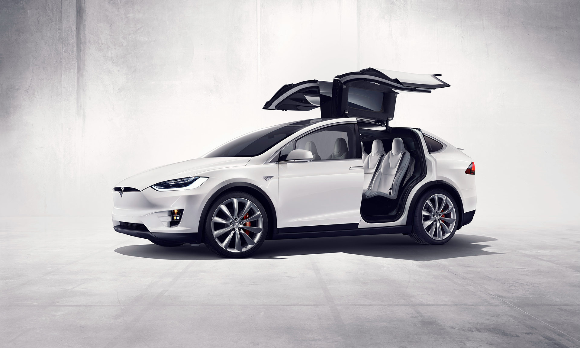 Tesla Model X - Falcon Wings